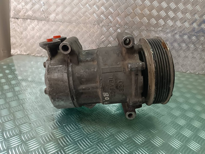 Recambio de compresor aire acondicionado para ford fiesta (cbk) ambiente referencia OEM IAM 2S6119D629AF SD6V12 SANDEN