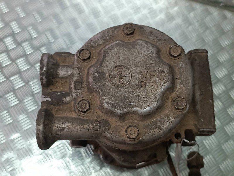 Recambio de compresor aire acondicionado para ford fiesta (cbk) ambiente referencia OEM IAM 2S6119D629AE SD6V12 SANDEN