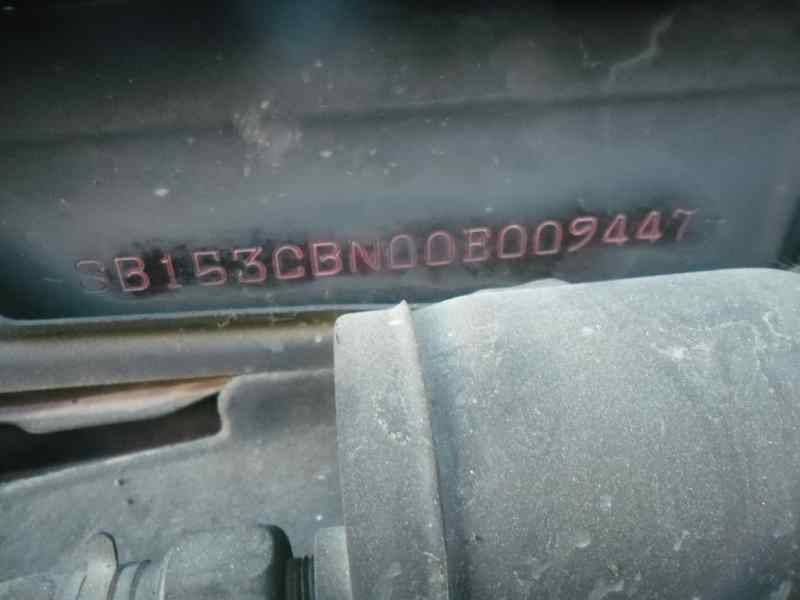 toyota avensis berlina (t 22) del año 1998