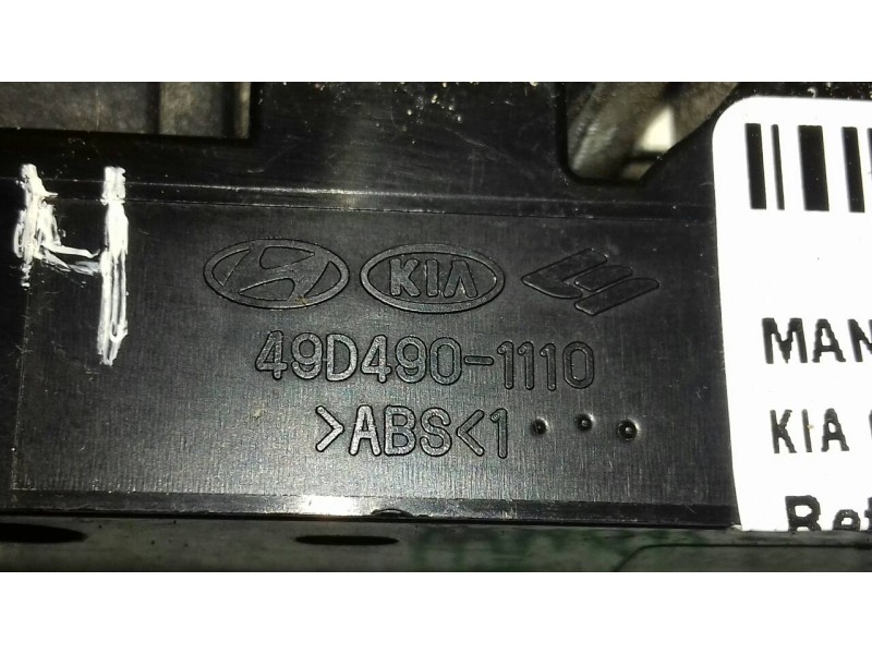 Recambio de mando elevalunas delantero izquierdo para kia cee´d drive referencia OEM IAM 93570A2000 49D4901000 8+8 PINES