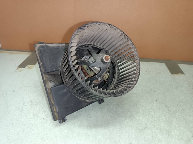 Recambio de ventilador calefaccion para skoda octavia berlina (1u2) 1.8 20v slx referencia OEM IAM 1J1819021A  VALEO