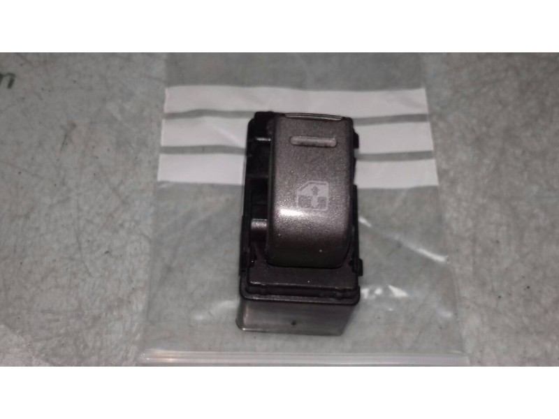 Recambio de mando elevalunas delantero derecho para kia carnival td ls referencia OEM IAM 9807  4+3 PINES