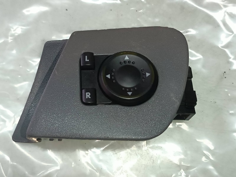 Recambio de mando retrovisor para skoda octavia berlina (1u2) referencia OEM IAM 1U1959565C  CONECTOR 4 PINES