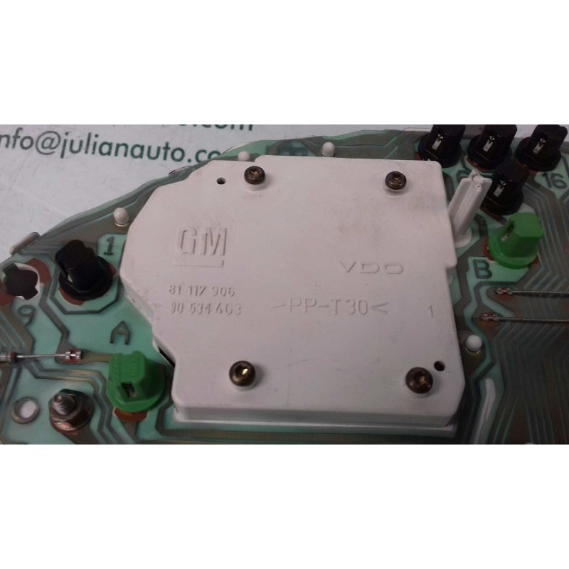Recambio de cuadro instrumentos para opel corsa b base (e) referencia OEM IAM 81117906 90534403 VDO