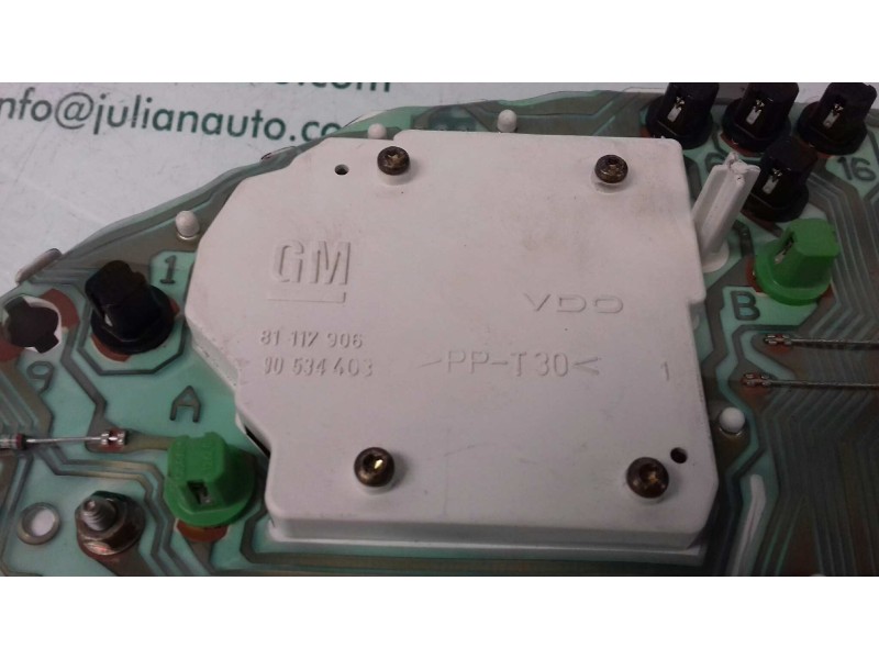 Recambio de cuadro instrumentos para opel corsa b base (e) referencia OEM IAM 81117906 90534403 VDO