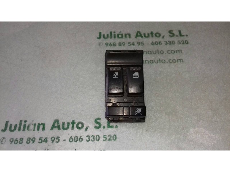 Recambio de mando elevalunas delantero izquierdo para hyundai coupe (gk) 2.0 fx vvt referencia OEM IAM 935702C500  