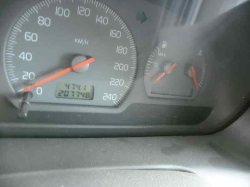 volvo v40 familiar del año 2001