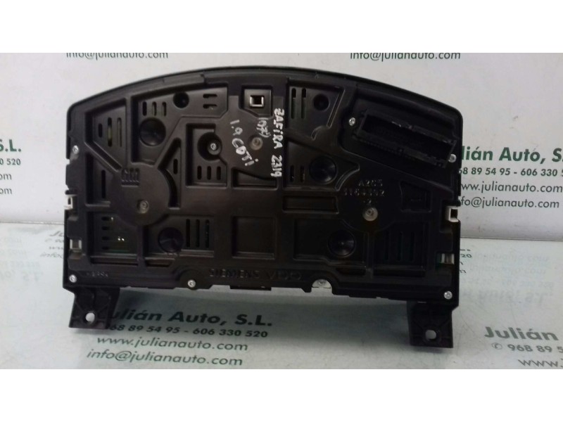 Recambio de cuadro instrumentos para opel zafira b cosmo referencia OEM IAM 13225988 3164392 SIEMENS VDO
