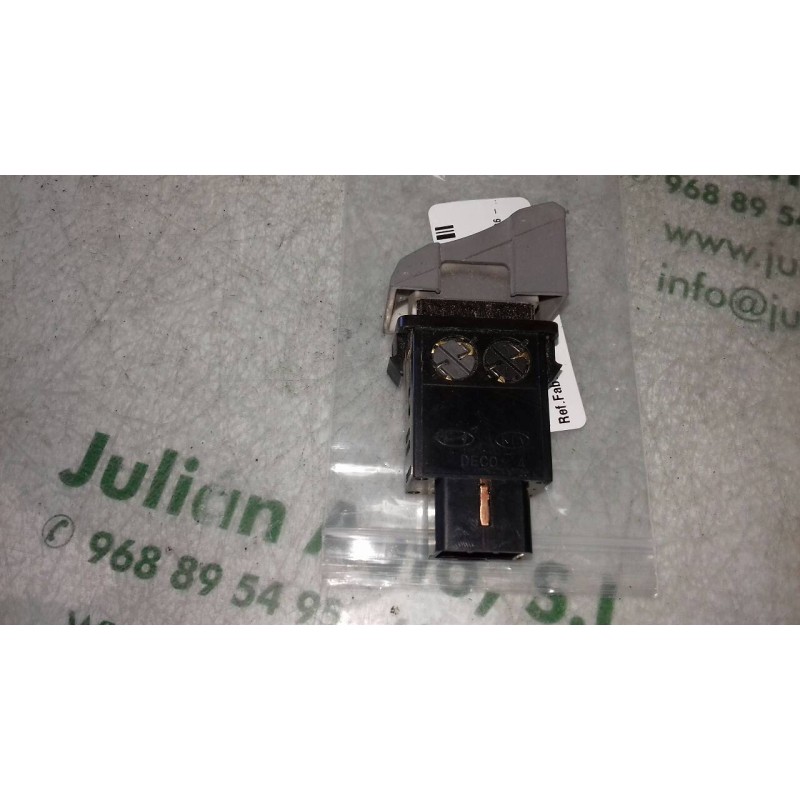 Recambio de interruptor para kia carens 2.0 crdi ex monovolumen referencia OEM IAM 50725M 4+2 PINES LIMPIA TRASERO