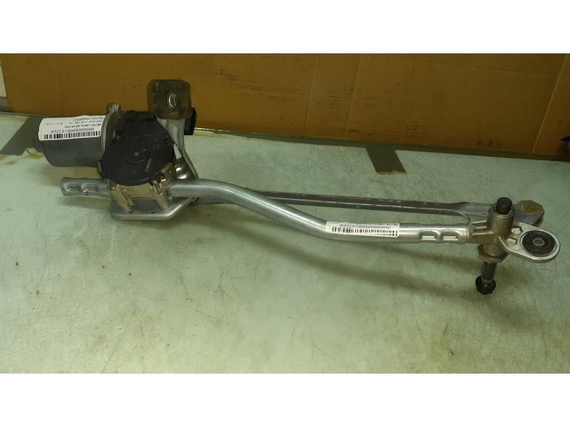 Recambio de motor limpia delantero para bmw serie 1 lim. (f40) 118i referencia OEM IAM 0390243617 2019101834 BOSCH