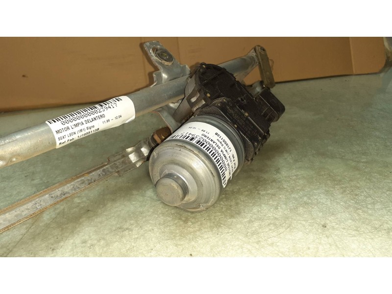 Recambio de motor limpia delantero para seat leon (1m1) signo referencia OEM IAM 1J1955113B 0390241502 BOSCH