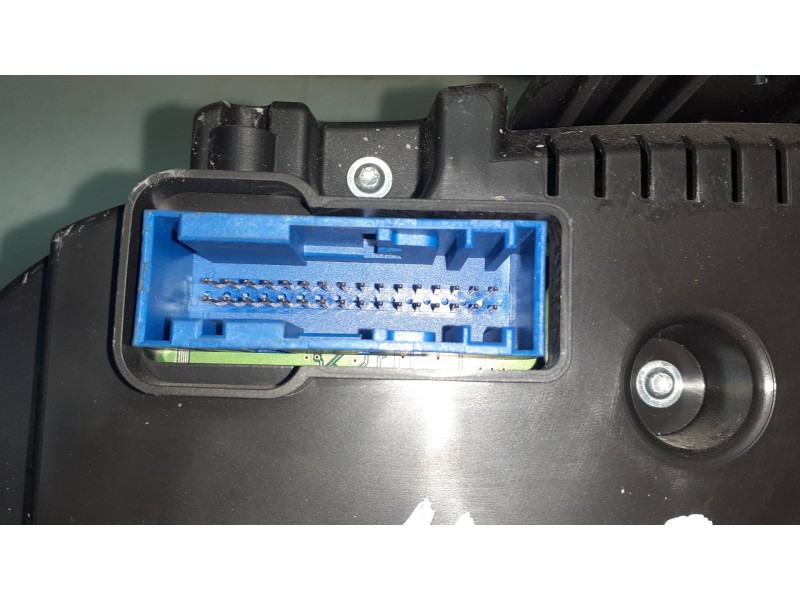 Recambio de cuadro instrumentos para opel corsa e edition ecoflex referencia OEM IAM 13499773 2469482 367030224