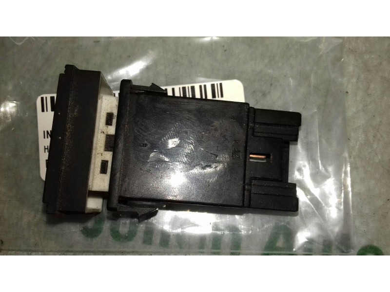 Recambio de interruptor para hyundai getz (tb) 1.5 crdi referencia OEM IAM  6 PINES ANTINIEBLAS