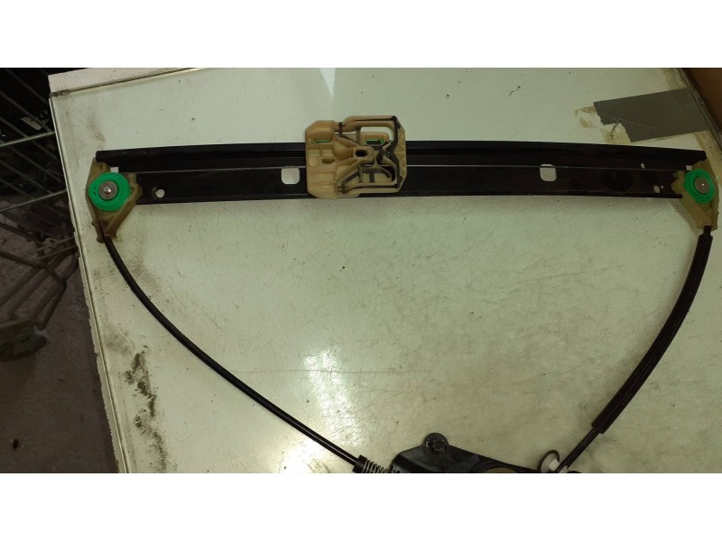 Recambio de elevalunas delantero izquierdo para audi a4 ber. (b8) basis referencia OEM IAM 8K0837461D BROSE ELECTRICO