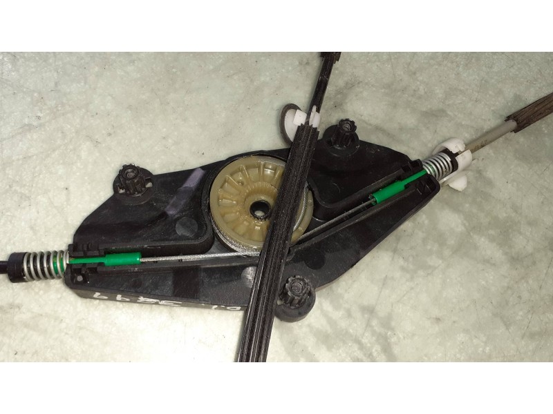 Recambio de elevalunas delantero izquierdo para audi a4 ber. (b8) basis referencia OEM IAM 8K0837461D BROSE ELECTRICO