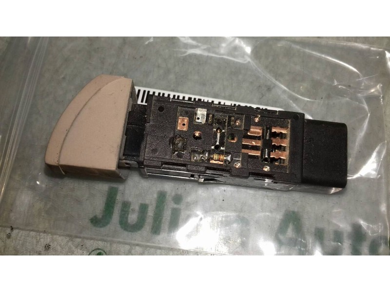 Recambio de interruptor para kia sportage ex referencia OEM IAM 202002962 4+2 PINES TCS / OFF