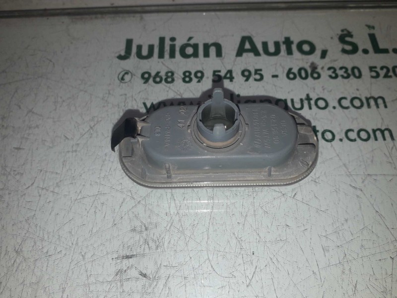 Recambio de piloto delantero izquierdo para volkswagen bora berlina (1j2) 2.3 v5 referencia OEM IAM 1J0949117  