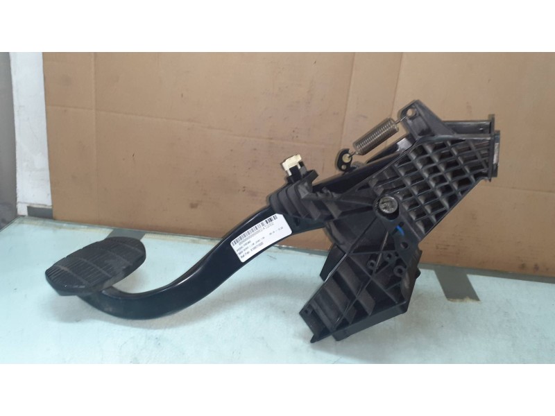 Recambio de pedal freno para bmw serie 1 lim. (f40) 118i referencia OEM IAM 81007132E 19929610 685659606