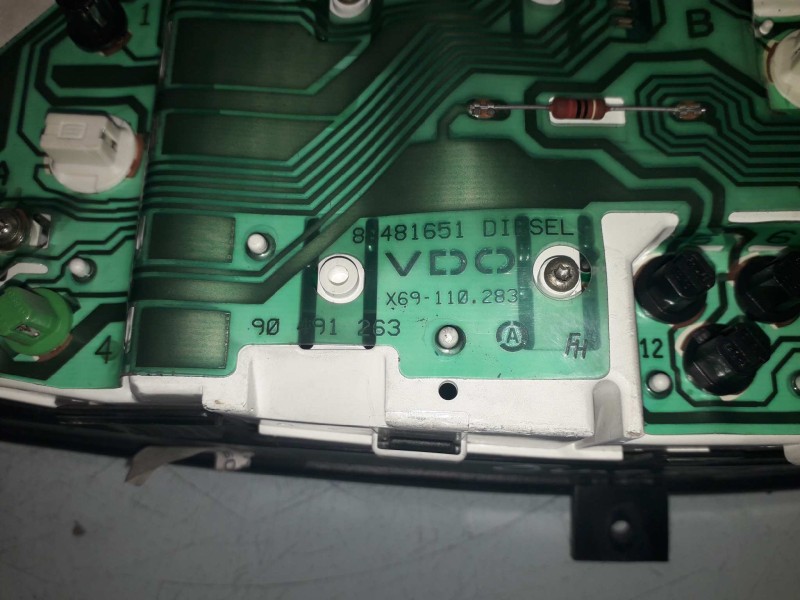 Recambio de cuadro instrumentos para opel omega b básico berlina referencia OEM IAM 88481651 904934460 90379234