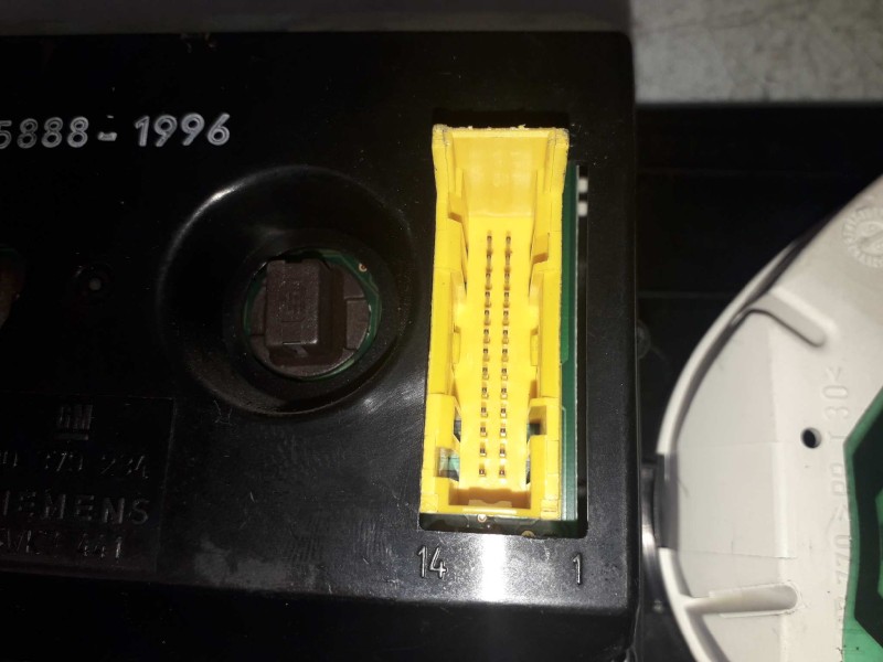 Recambio de cuadro instrumentos para opel omega b básico berlina referencia OEM IAM 88481651 904934460 90379234