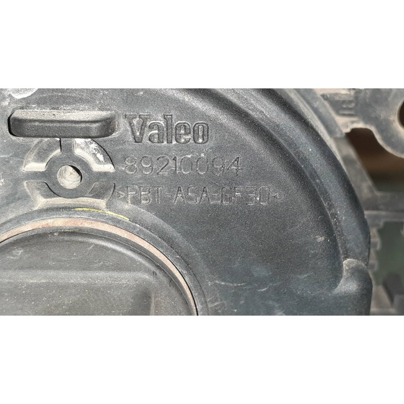 Recambio de faro antiniebla izquierdo para renault megane ii berlina 5p authentique referencia OEM IAM 99210094 VALEO CONECTOR 2