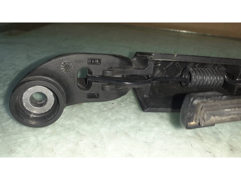 Recambio de brazo limpia trasero para bmw serie 1 lim. (f40) 118i referencia OEM IAM 8239447  7489776