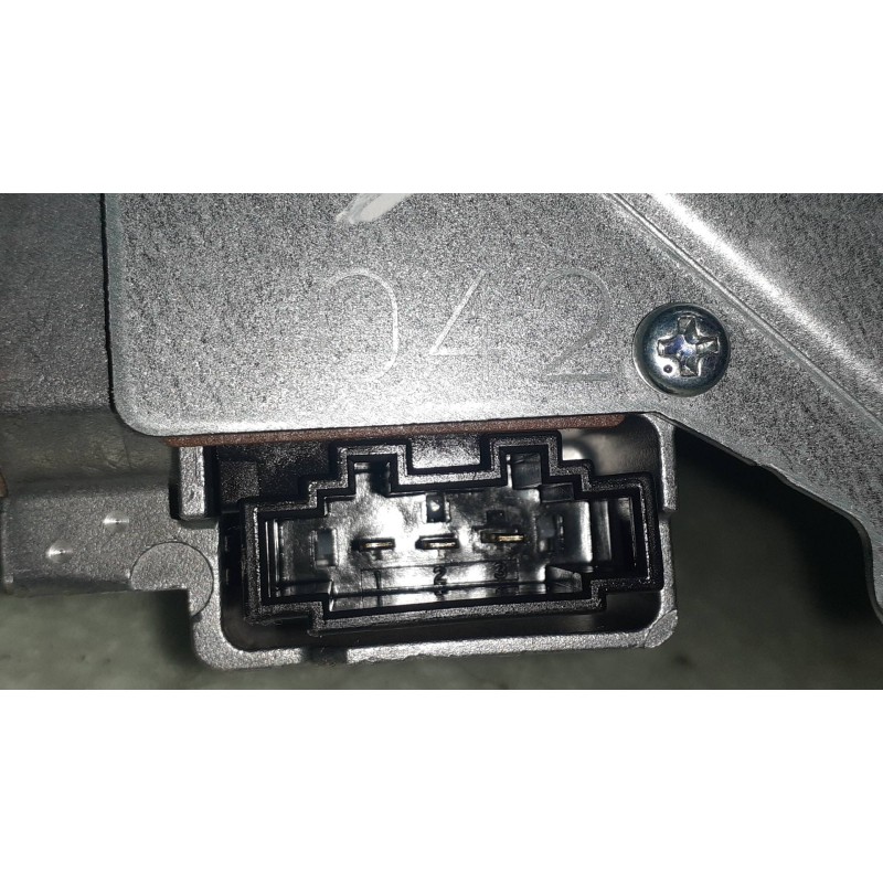 Recambio de motor limpia trasero para bmw serie 1 lim. (f40) 118i referencia OEM IAM 8495516A102 CONECTOR 3 PINES 18558210