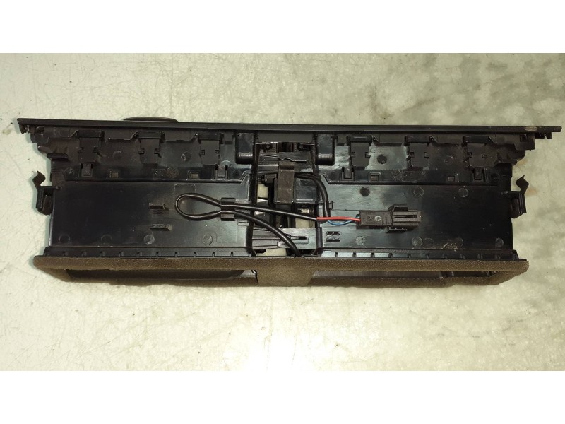 Recambio de rejilla aireadora para audi a4 ber. (b8) basis referencia OEM IAM 8T1820951E 06485005 06485006