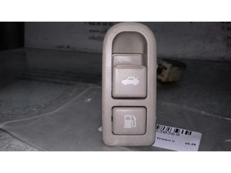 Recambio de mando multifuncion para hyundai sonata (nf) 2.0 crdi comfort ii referencia OEM IAM 935553K000 4 PINES DEPOSITO Y MAL