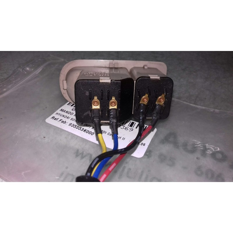 Recambio de mando multifuncion para hyundai sonata (nf) 2.0 crdi comfort ii referencia OEM IAM 935553K000 4 PINES DEPOSITO Y MAL