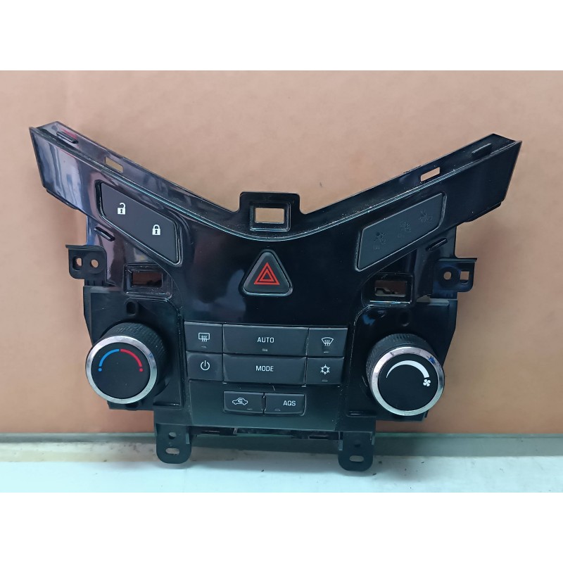 Recambio de mando calefaccion / aire acondicionado para chevrolet cruze lt referencia OEM IAM 3827208 10102082 