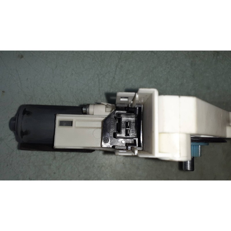 Recambio de motor elevalunas delantero izquierdo para audi a4 ber. (b8) basis referencia OEM IAM 8K0959801A 1101A66634110 053601