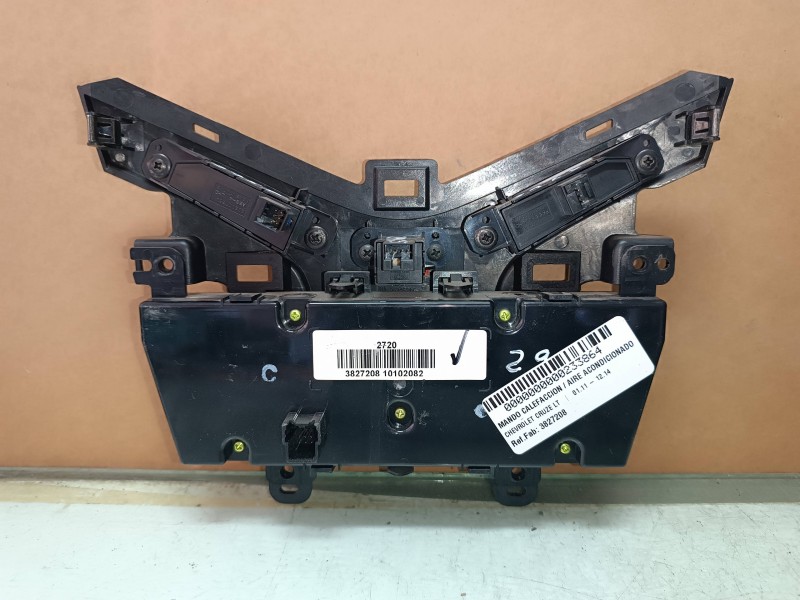 Recambio de mando calefaccion / aire acondicionado para chevrolet cruze lt referencia OEM IAM 3827208 10102082 