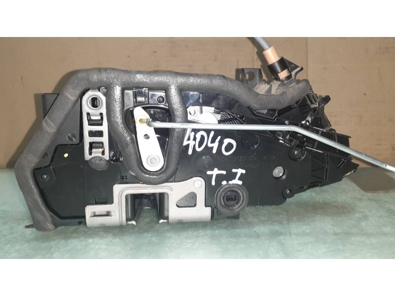 Recambio de cerradura puerta trasera izquierda para bmw serie 1 lim. (f40) 118i referencia OEM IAM 45473123 A046465 182838
