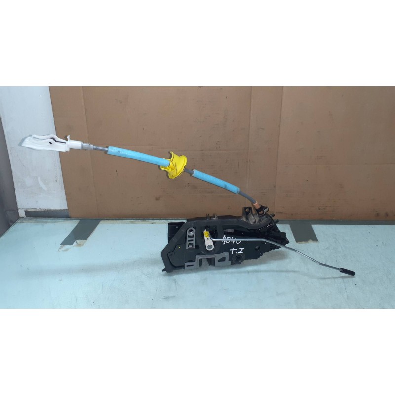 Recambio de cerradura puerta trasera izquierda para bmw serie 1 lim. (f40) 118i referencia OEM IAM 45473123 A046465 182838