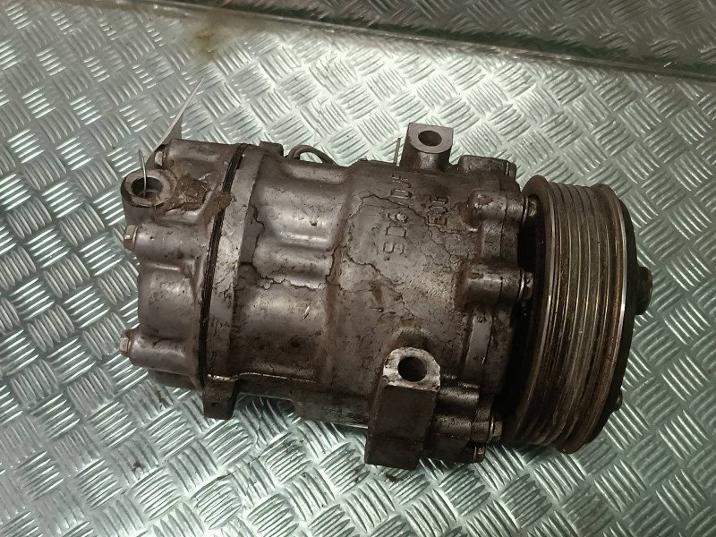 Recambio de compresor aire acondicionado para fiat qubo (300) dynamic referencia OEM IAM 51893889 SD6V12 SANDEN