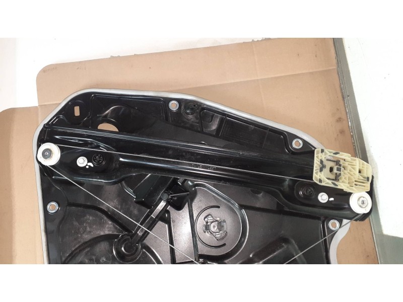 Recambio de elevalunas delantero izquierdo para bmw serie 1 lim. (f40) 118i referencia OEM IAM 5A02FB1 4WWA033 ELECTRICO