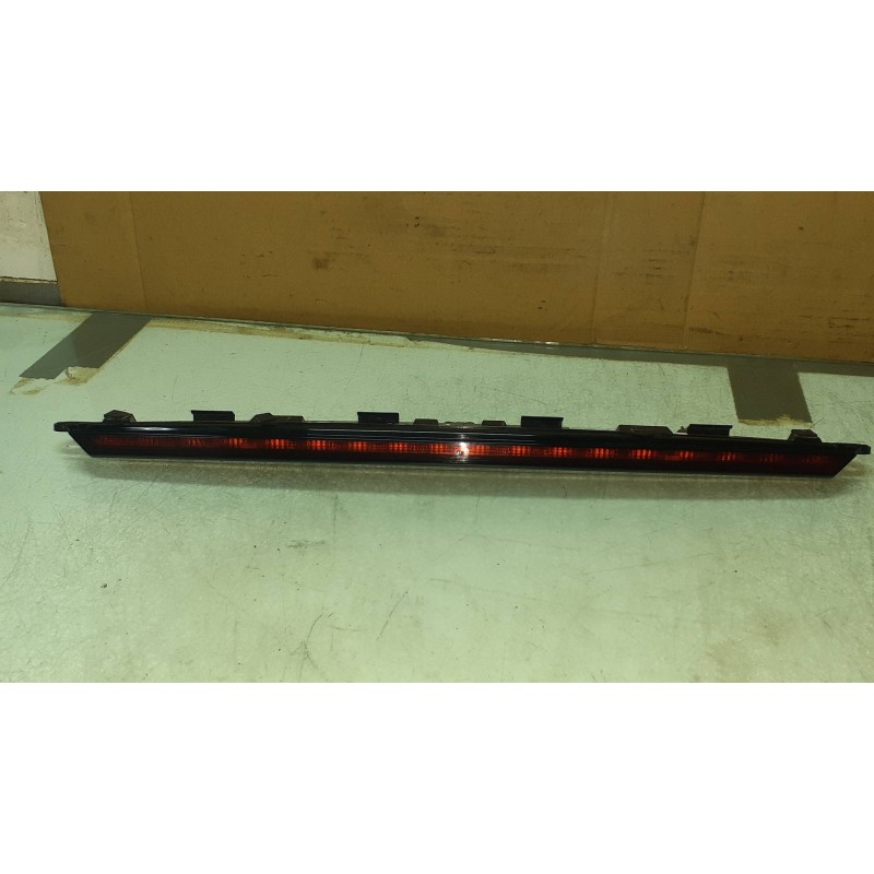 Recambio de luz central de freno para bmw serie 1 lim. (f40) 118i referencia OEM IAM 7450659 01373100 HELLA
