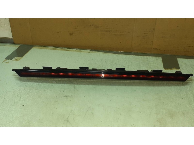 Recambio de luz central de freno para bmw serie 1 lim. (f40) 118i referencia OEM IAM 7450659 01373100 HELLA