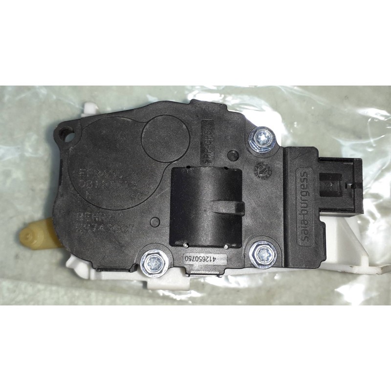 Recambio de motor calefaccion para audi a4 ber. (b8) basis referencia OEM IAM K9749007  CONECTOR 4 PINES