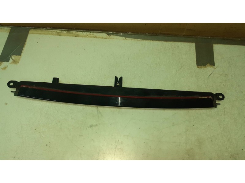 Recambio de luz central de freno para bmw serie 1 lim. (f40) 118i referencia OEM IAM 7450659 01373100 HELLA