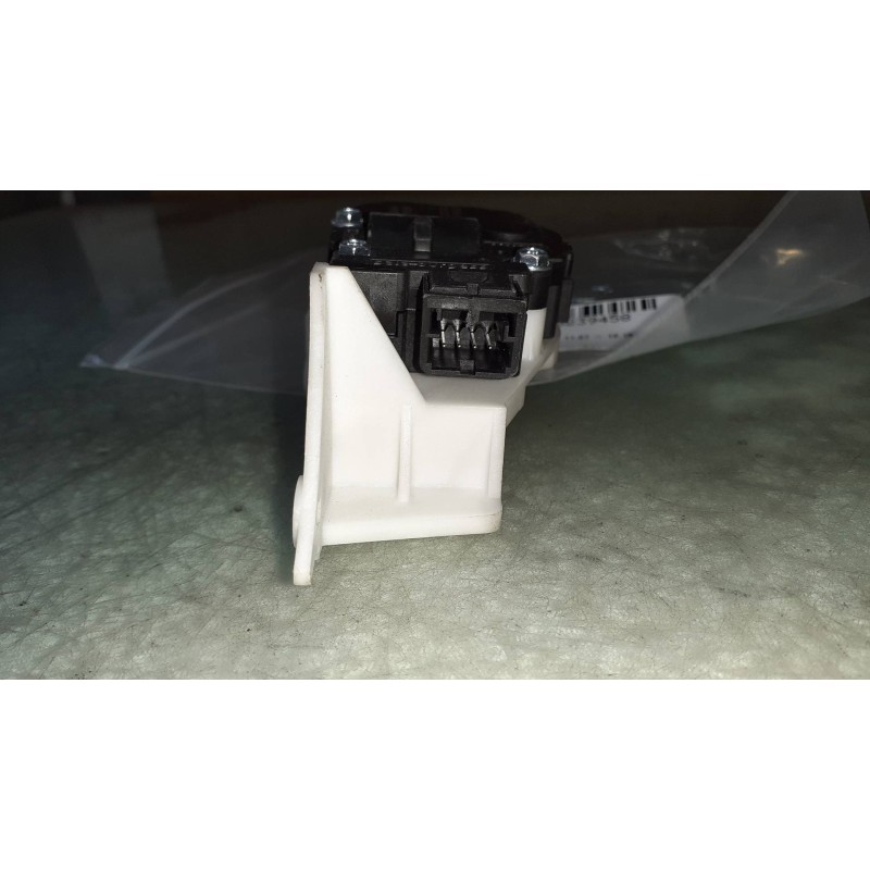 Recambio de motor calefaccion para audi a4 ber. (b8) basis referencia OEM IAM K9749007  CONECTOR 4 PINES