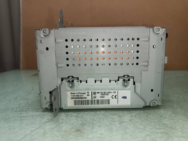 Recambio de sistema audio / radio cd para chevrolet cruze lt referencia OEM IAM 13337251 7612034311 