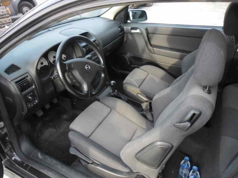 opel astra g berlina del año 2002