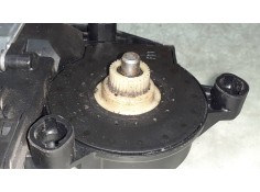 Recambio de motor elevalunas delantero derecho para audi a4 berlina (8e) 2.0 tdi 16v (103kw) referencia OEM IAM 8E1959802B   2