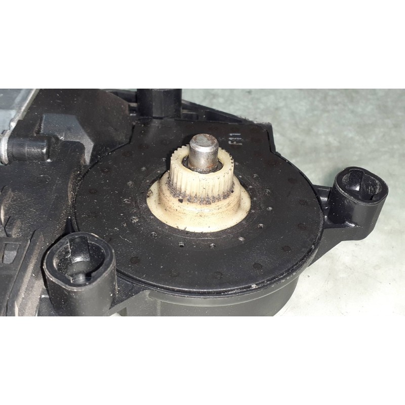 Recambio de motor elevalunas delantero derecho para audi a4 berlina (8e) 2.0 tdi 16v (103kw) referencia OEM IAM 8E1959802B  