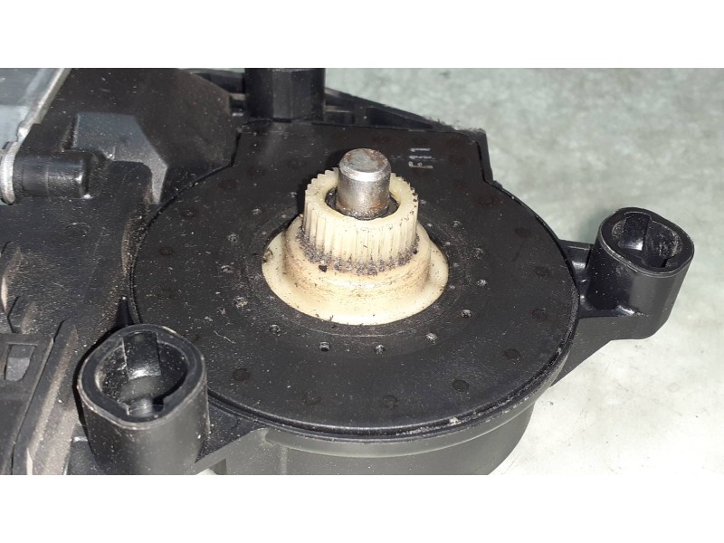 Recambio de motor elevalunas delantero derecho para audi a4 berlina (8e) 2.0 tdi 16v (103kw) referencia OEM IAM 8E1959802B  