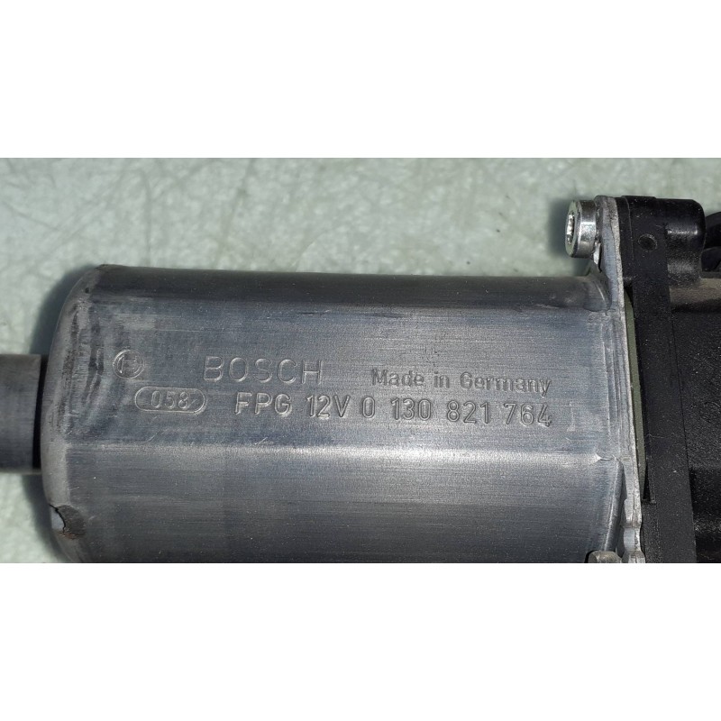 Recambio de motor elevalunas delantero derecho para audi a4 berlina (8e) 2.0 tdi 16v (103kw) referencia OEM IAM 8E1959802B  