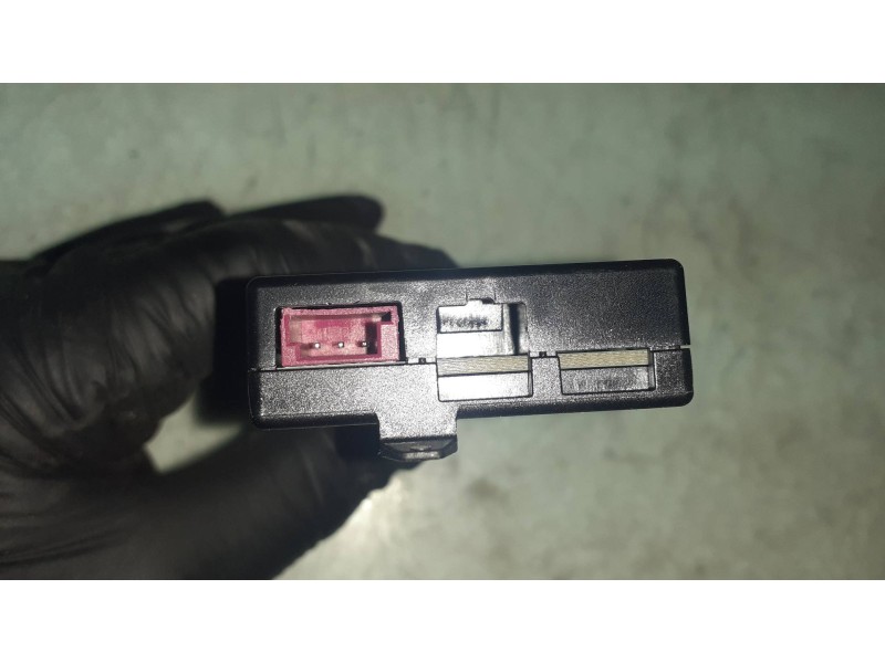 Recambio de modulo electronico para bmw serie 1 lim. (f40) 118i referencia OEM IAM 18899510H 920690081 ANTENA