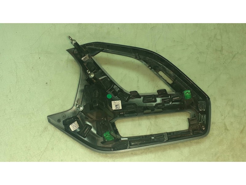Recambio de salpicadero para bmw serie 1 lim. (f40) 118i referencia OEM IAM 6823302 2216190X T0537087
